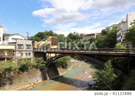 福島　福島市　土湯温泉の街並み（早乙女橋） 91122886