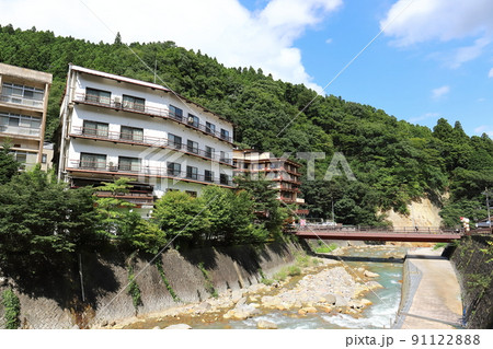 福島　福島市　土湯温泉の街並み 91122888