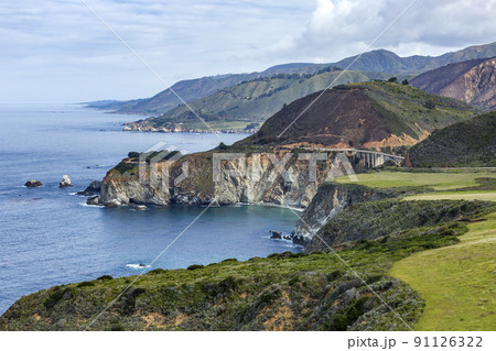USA, California, Big Sur, Big Sur cliffs and ocean 91126322