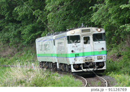 初夏の石北本線を行く普通列車　石北線　キハ40　引退間近 91126769