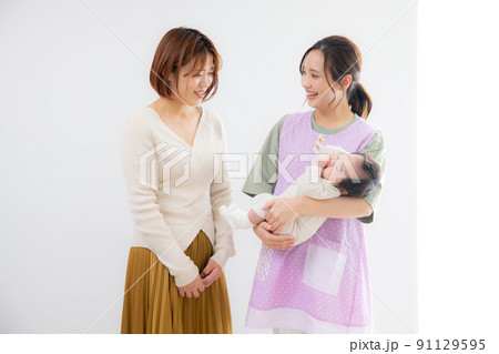 小児科　乳児検診　医療　赤ちゃん　　 91129595