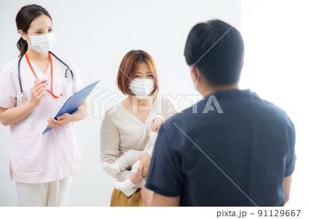 小児科　乳児検診　医療　赤ちゃん 91129667