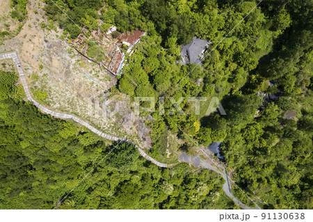 洞爺 西山山麓火口を空撮（破壊されたお菓子工場と住宅） 91130638