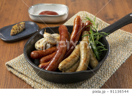 ウインナーソーセージ　2種類 91136544