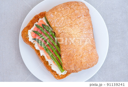 Salmon asparagus sandwich 91139241