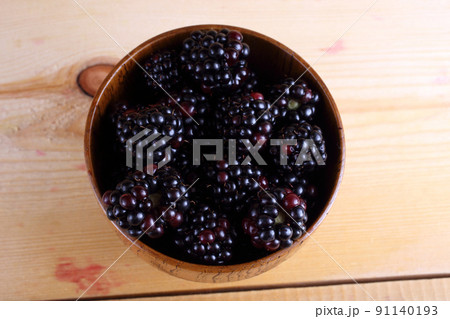 Blackberries on table 91140193