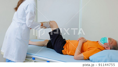 senior elder man rehabilitation 91144755