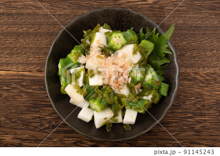 オクラと長芋とメカブのねばねばサラダ オクラと長芋とメカブのねばねばサラダ 91145243