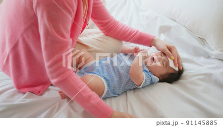 mother with her baby 91145885