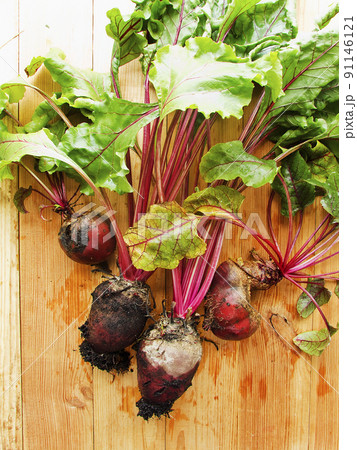 Veggies on wood 91146121