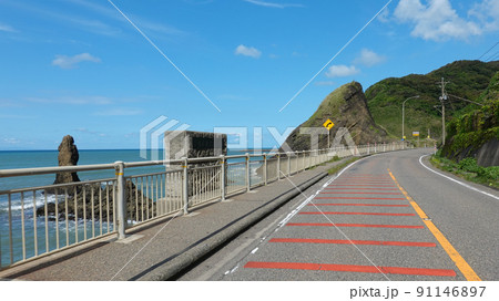 日本海の絶景が続く越後七浦シーサイドライン(新潟県新潟市) 日本海の絶景が続く越後七浦シーサイドライン(新潟県新潟市) 91146897