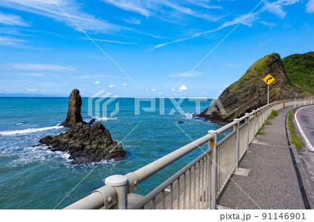 日本海の絶景が続く越後七浦シーサイドライン(新潟県新潟市) 日本海の絶景が続く越後七浦シーサイドライン(新潟県新潟市) 91146901