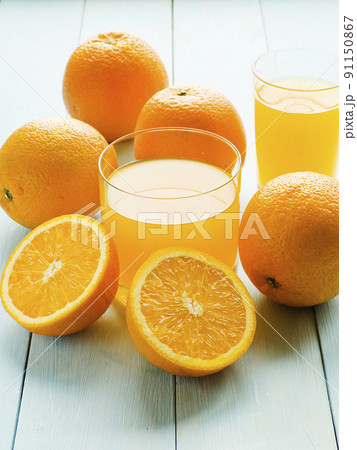 Orange juice in glass 91150867