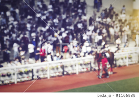 パドックと観客 パドックと観客 91166939