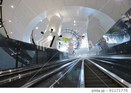 the group of Escalator at the admiralty station, hong kong 19 June 2022 91171770