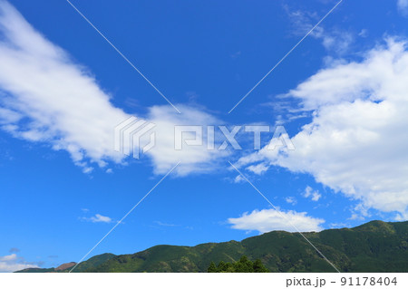 青空 雲 山地 青空 雲 山地 91178404