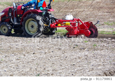 田の畔を作る　畔を作る機械 91179861