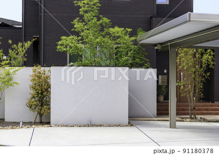 住宅外観 玄関アプローチ 住宅外観 玄関アプローチ 91180378