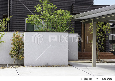 住宅外観 玄関アプローチ 住宅外観 玄関アプローチ 91180390