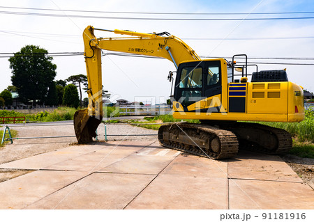 工事現場　重機パワーショベル 91181916