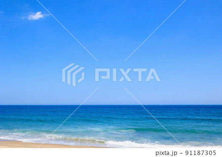 6月下旬　蒸し暑い日の海　茨城県 91187305