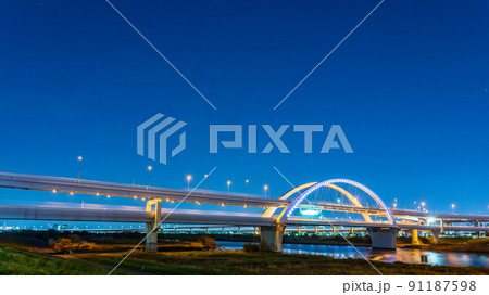 「東京都」首都高速 江北ジャンクションの夜景 「東京都」首都高速 江北ジャンクションの夜景 91187598