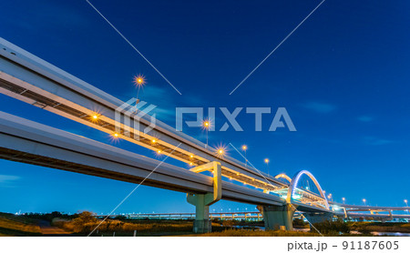 「東京都」首都高速　江北ジャンクションの夜景 91187605