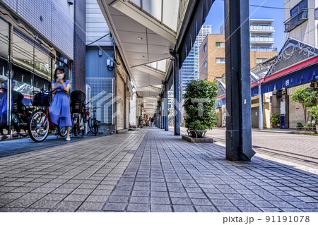 東京の都市風景 月島西仲通り四番街 東京の都市風景 月島西仲通り四番街 91191078