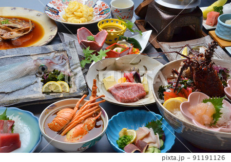 イカの活造りや伊勢海老など海の幸をたっぷりと使った日本料理 イカの活造りや伊勢海老など海の幸をたっぷりと使った日本料理 91191126