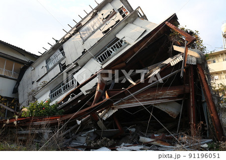 倒壊した家屋　15 91196051