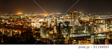 都市夜景景観(熊本駅周辺)「花岡山展望台から熊本市パノラマ夜景風景」 91198065