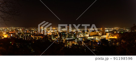 都市夜景景観「花岡山展望台から熊本市パノラマ夜景風景」 91198596