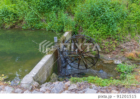 Water Wheel Stream 91201515