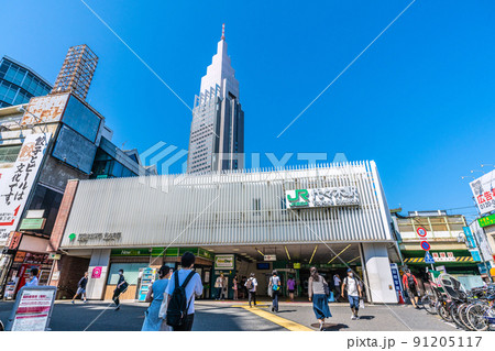日本の東京都市景観　代々木駅やNTTドコモ代々木ビルなどを望む 91205117