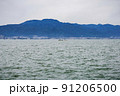 びわ湖と対岸の風景 91206500