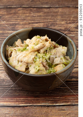 豚バラネギ塩丼 豚バラネギ塩丼 91209043