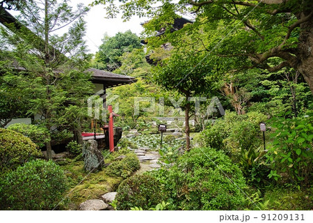 當麻寺中之坊_香藕園入り口からのアングル 91209131