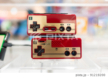 ファミコンのコントローラー ファミコンのコントローラー 91219200