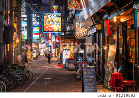 《大阪府》曽根崎お初天神通り商店街・飲み屋街 《大阪府》曽根崎お初天神通り商店街・飲み屋街 91219992