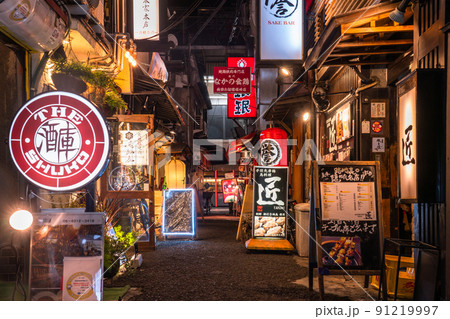 《大阪府》曽根崎お初天神通り商店街・飲み屋街 《大阪府》曽根崎お初天神通り商店街・飲み屋街 91219997