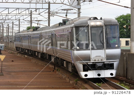 JR北海道785系列特快“鈴蘭”-照片素材（圖片） [91226478] - PIXTA圖庫