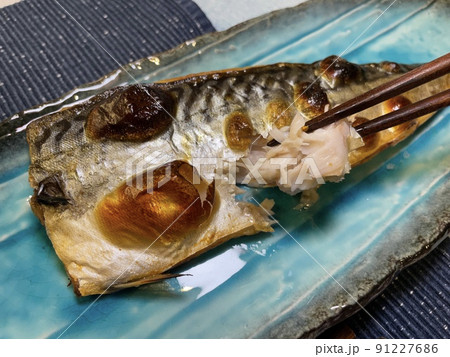 脂ののったサバの塩焼き(和食定番) 脂ののったサバの塩焼き(和食定番) 91227686