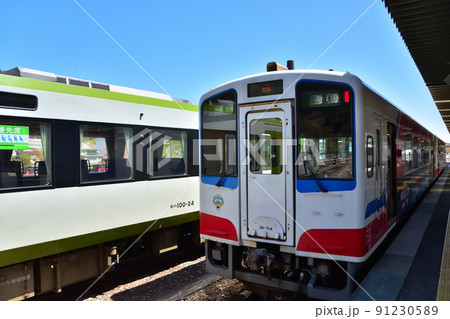 岩手　三陸鉄道釜石駅に停車中の36-700系 91230589