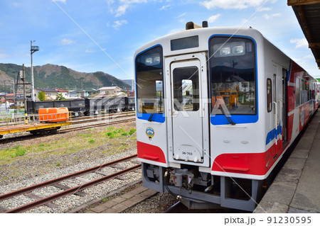 岩手　三陸鉄道盛駅に停車中の36-700系 91230595