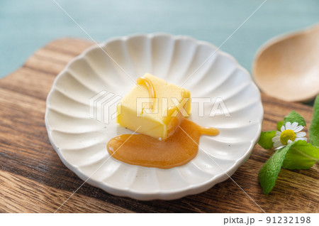 小分けバターとマヌカハニー 91232198