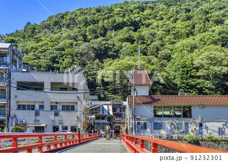 神奈川県箱根湯本　早川のあじさい橋 91232301