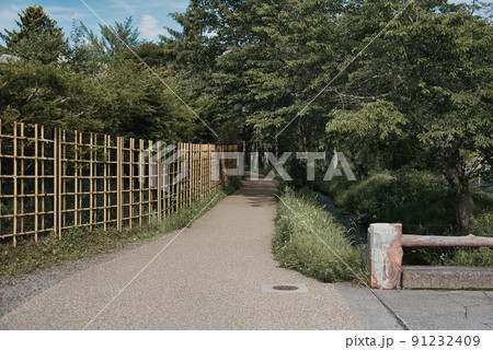 富士山忍野八海水路と小道 91232409