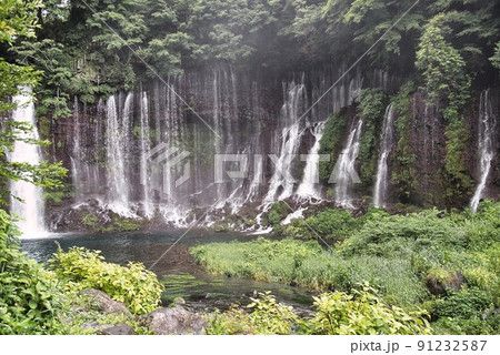 白糸の滝（初夏　晴天　富士山　滝） 91232587