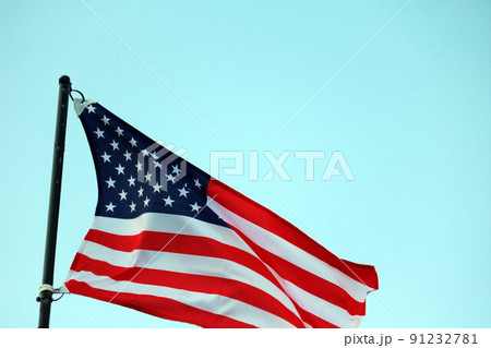 風になびくアメリカ国旗 USA flag streaming in wind 風になびくアメリカ国旗 USA flag streaming in wind 91232781