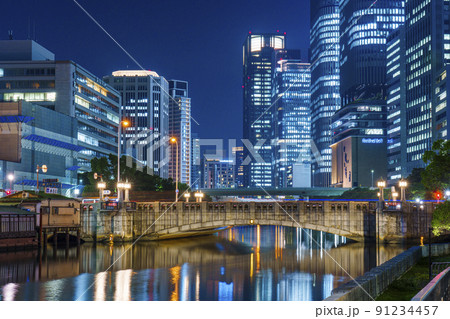 大阪　中之島　淀屋橋の夜景 91234457